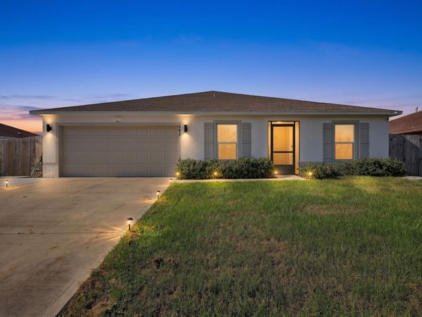 543 SW Kabot Avenue, Port St. Lucie, FL 34953