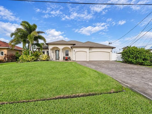 2449 SW Gay Circle, Port St. Lucie, FL 34953