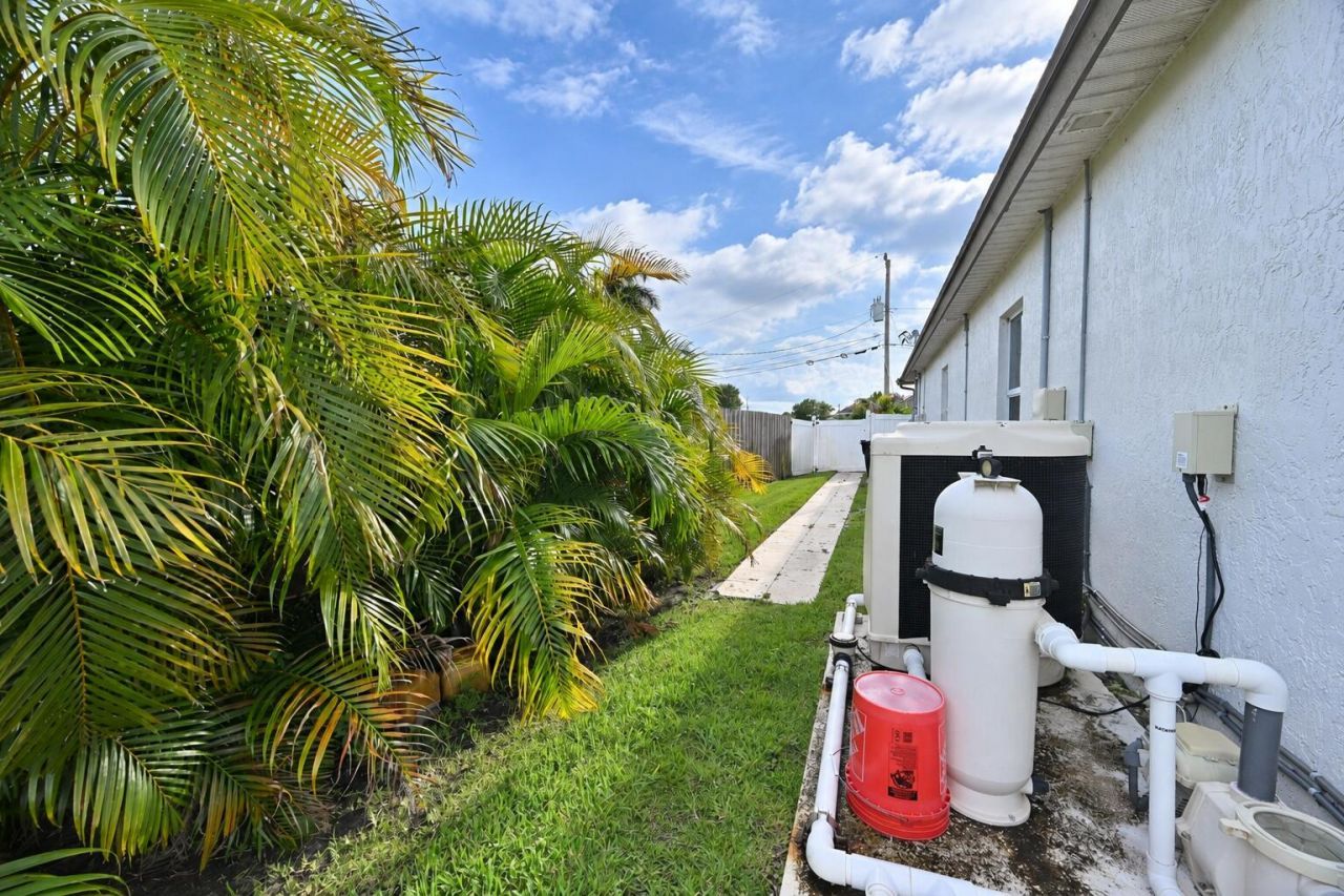 2449 SW Gay Circle, Port Saint Lucie, FL 34953 Photo