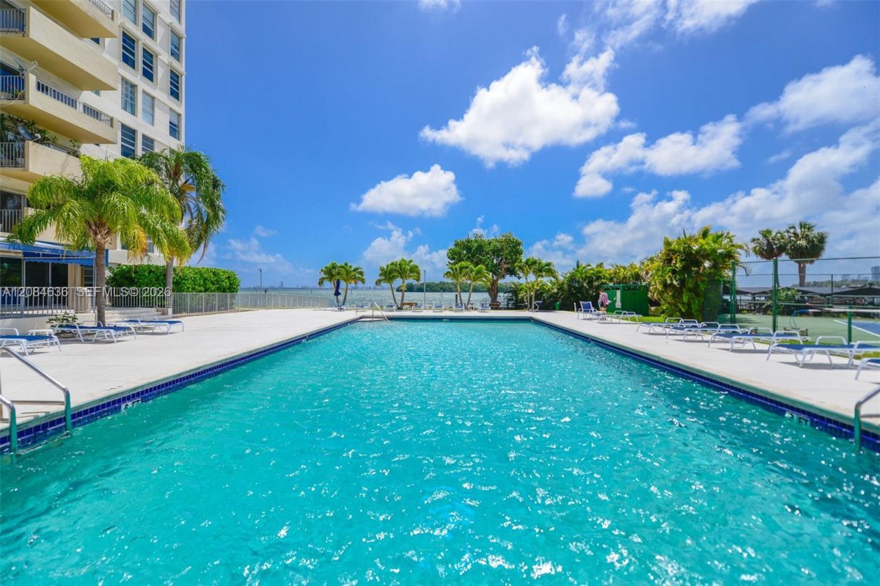 880 NE 69th St , Unit 5L, Miami, FL 33138 Photo