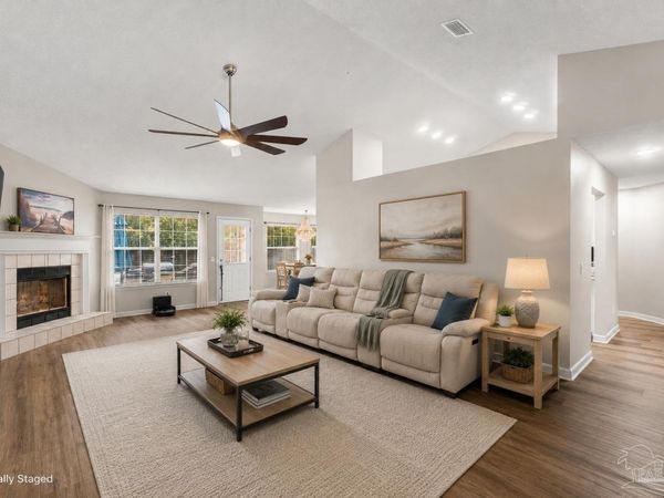 2035 Alfred Blvd, Navarre, FL 32566