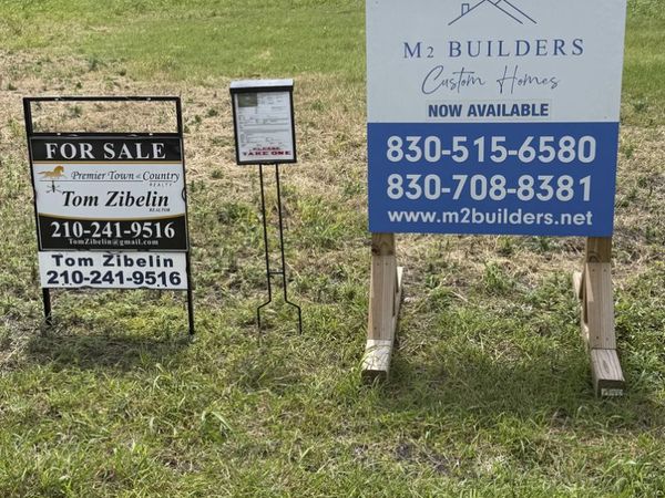 206 DOUBLE CREEK LOOP, Seguin, TX 78155