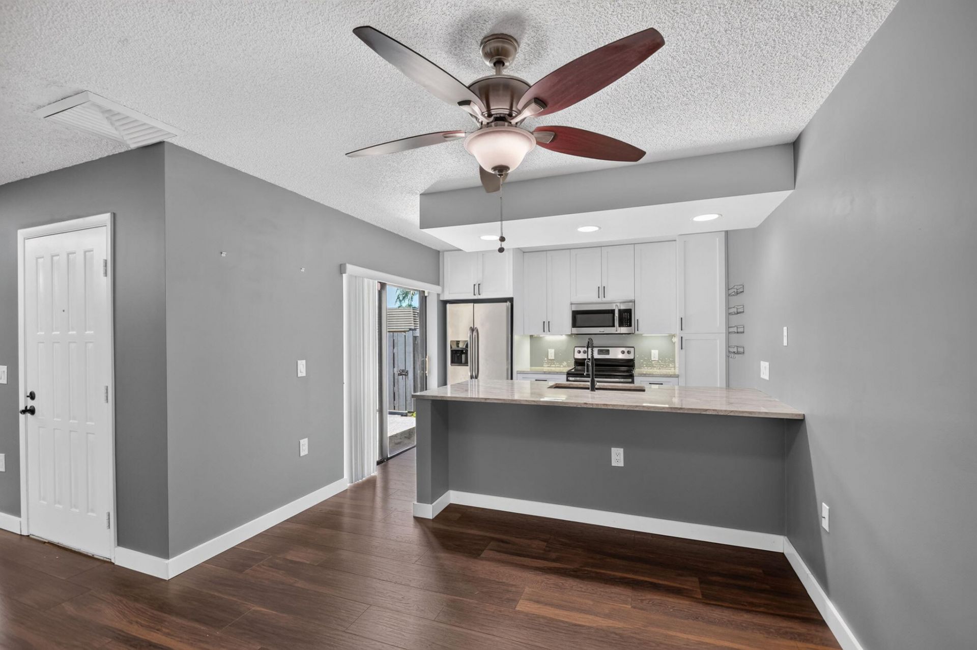 2409 24th Way, West Palm Beach, FL 33407 Photo
