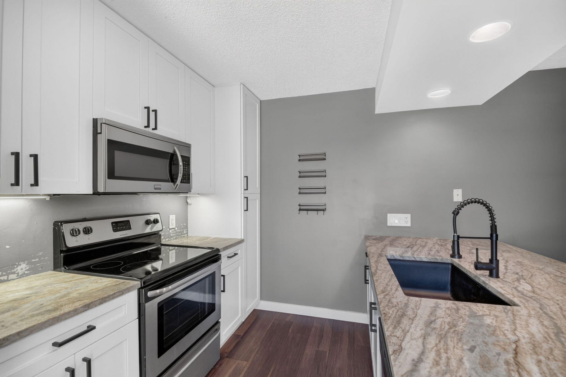 2409 24th Way, West Palm Beach, FL 33407 Photo