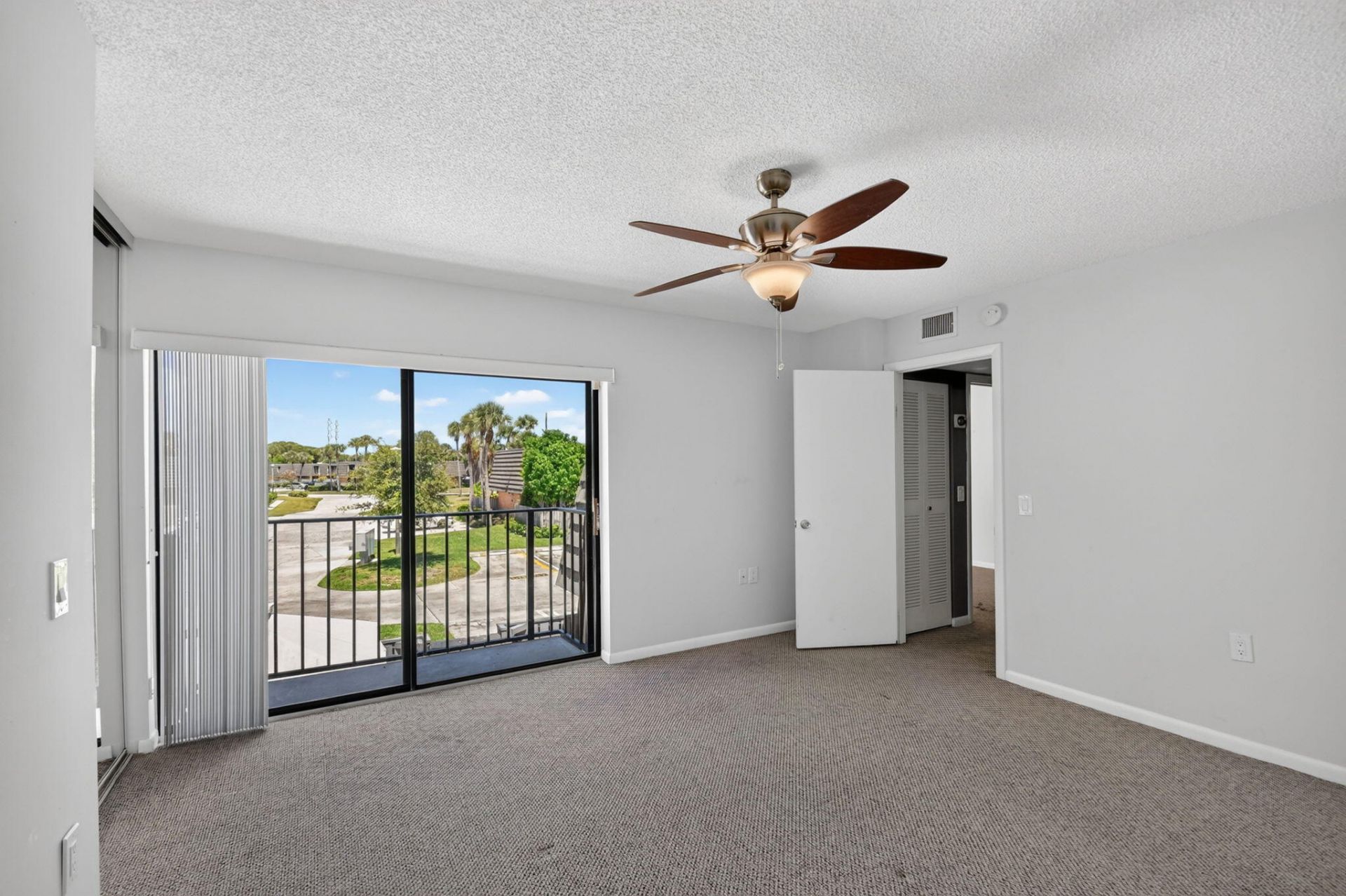 2409 24th Way, West Palm Beach, FL 33407 Photo