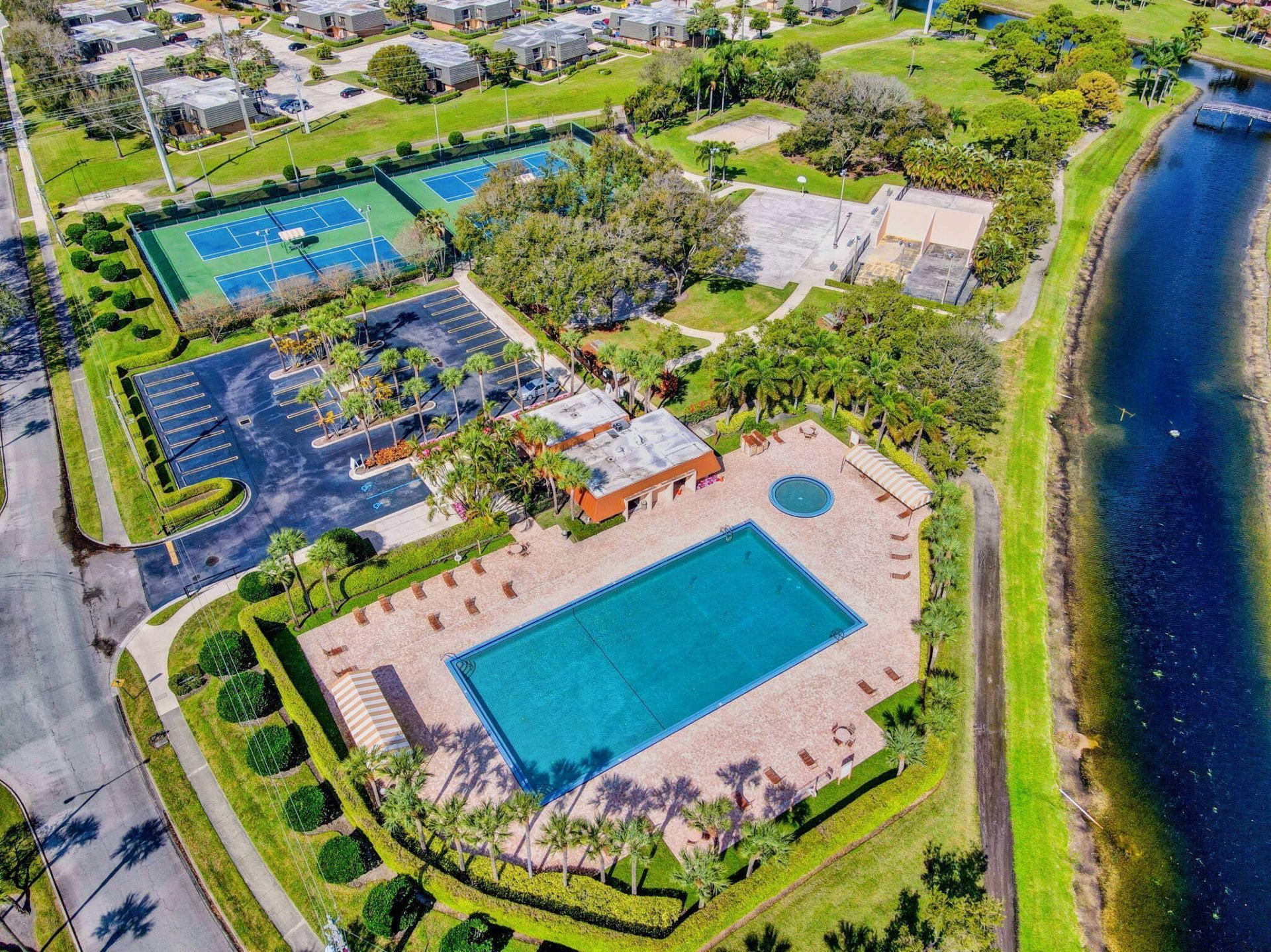2409 24th Way, West Palm Beach, FL 33407 Photo