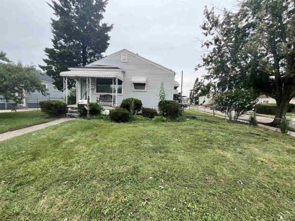 2358 River Drive, Lincoln Park, MI 48146