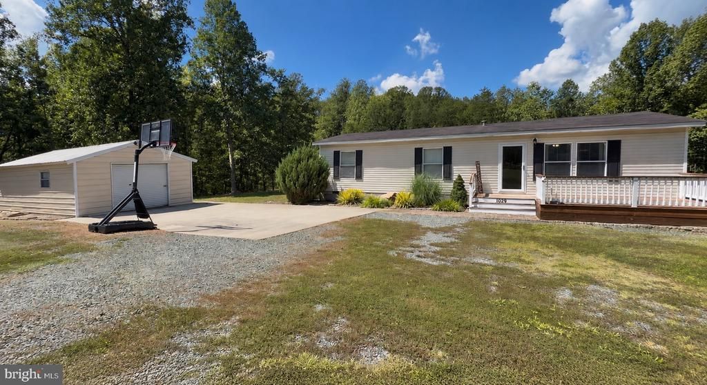1029 Hickory Creek Road, Louisa, VA 23093 Main Photo