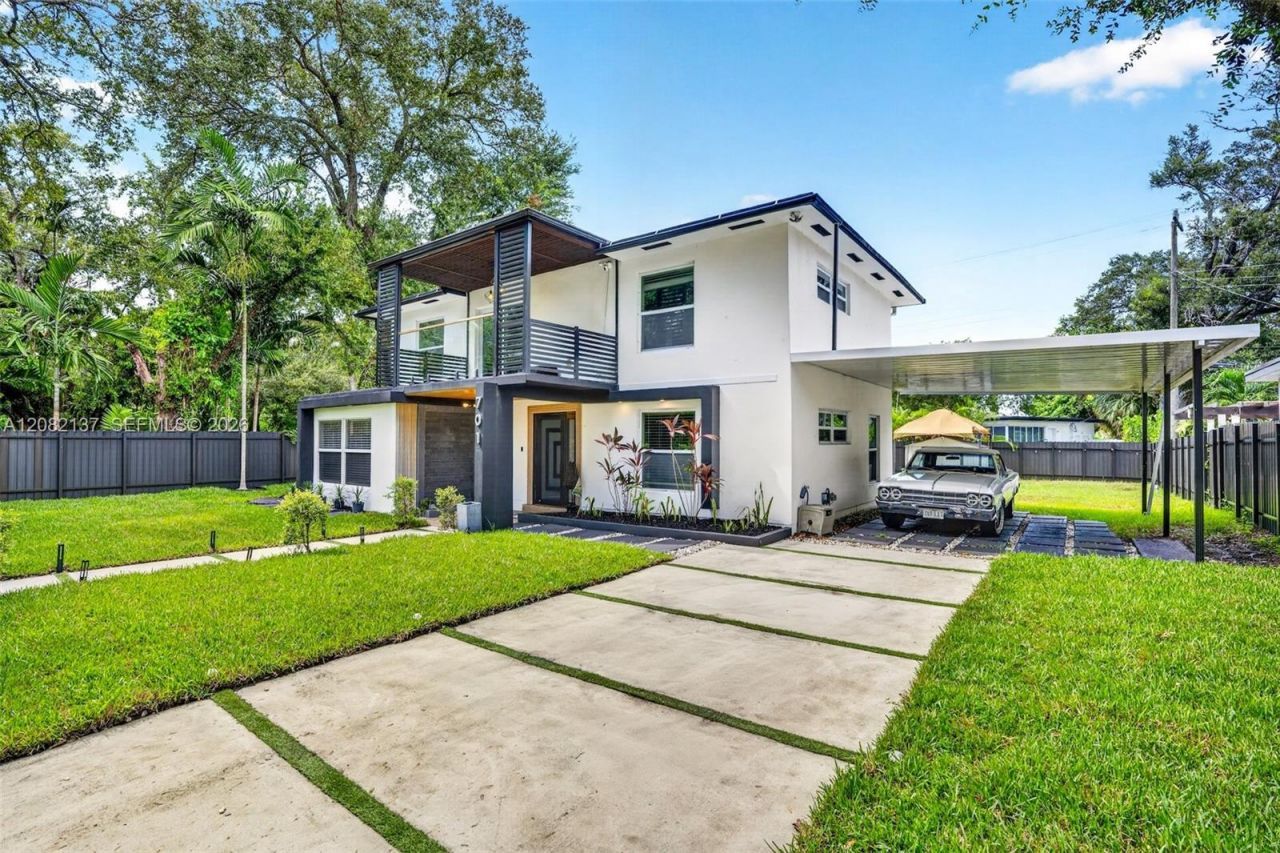 701 NE 164th St , Miami, FL 33162 Photo
