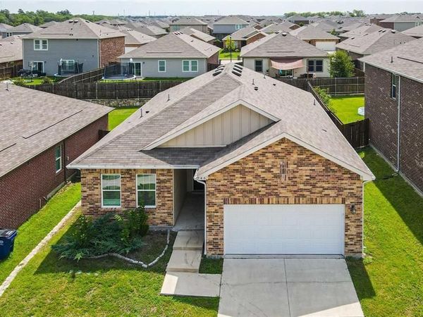 746 Wilshire Drive, Lavon, TX 75166
