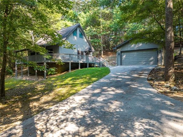 153 Blackberry Falls Drive , Ellijay, GA 30536