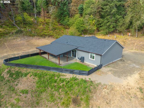 477 PALISADE DR, Roseburg, OR 97471