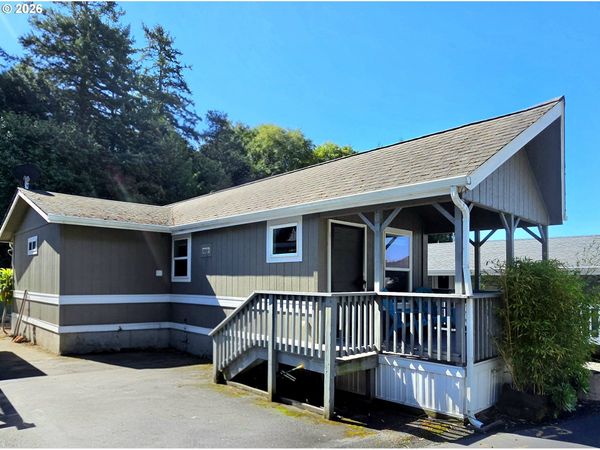 16219 LOWER HARBOR RD, Unit 23, Brookings, OR 97415