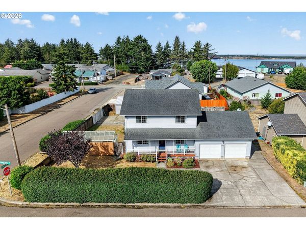 1300 SANFORD ST, Coos Bay, OR 97420