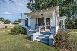 2729 College Street photo 4