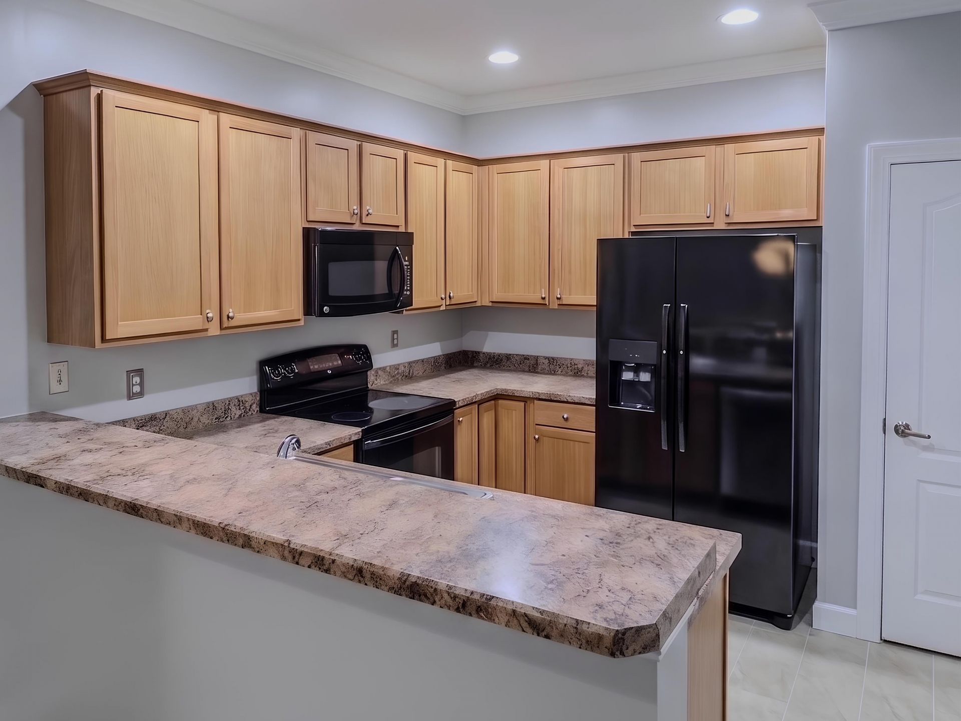 1018 Fairway Ln. Photo 6