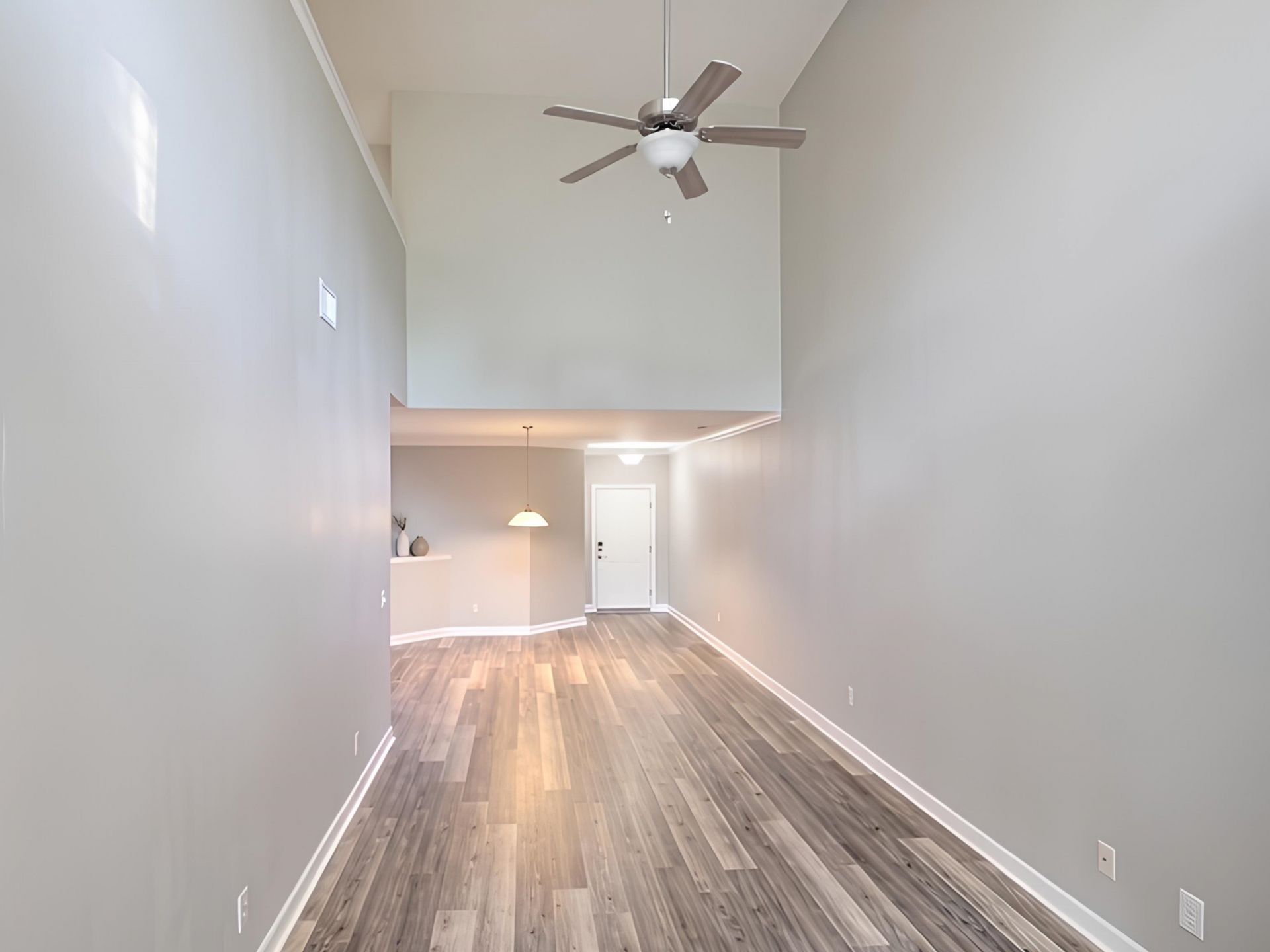 1018 Fairway Ln. Photo 9