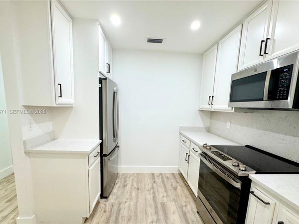 11259 SW 88th St, Unit 204H, Miami, FL 33176