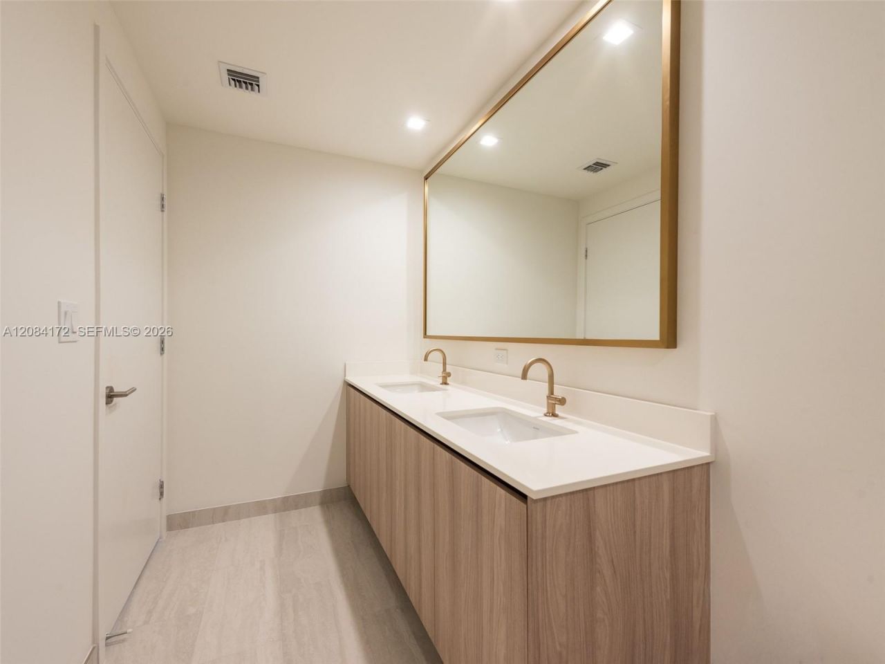 77 SE 5th St , Unit 1714, Miami, FL 33131 Photo