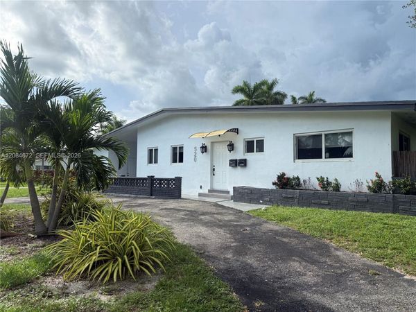 520 SW 5th St , Hallandale Beach, FL 33009