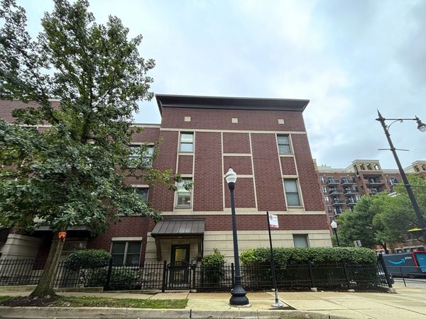 767 W 15th Street, Unit 308, Chicago, IL 60607
