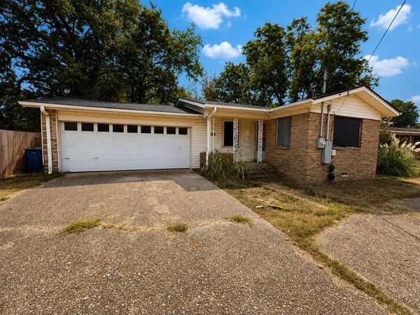 410 Oak Street , Malakoff, TX 75148