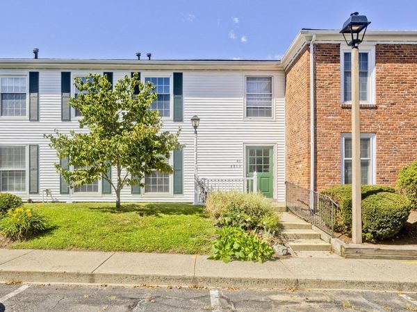 40 Yorktown Dr, Unit D, Springfield, MA 01108
