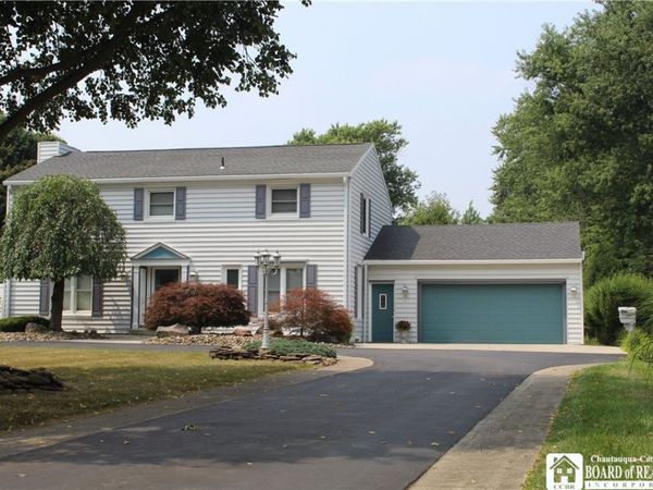 330 Central Avenue , Fredonia, NY 14063