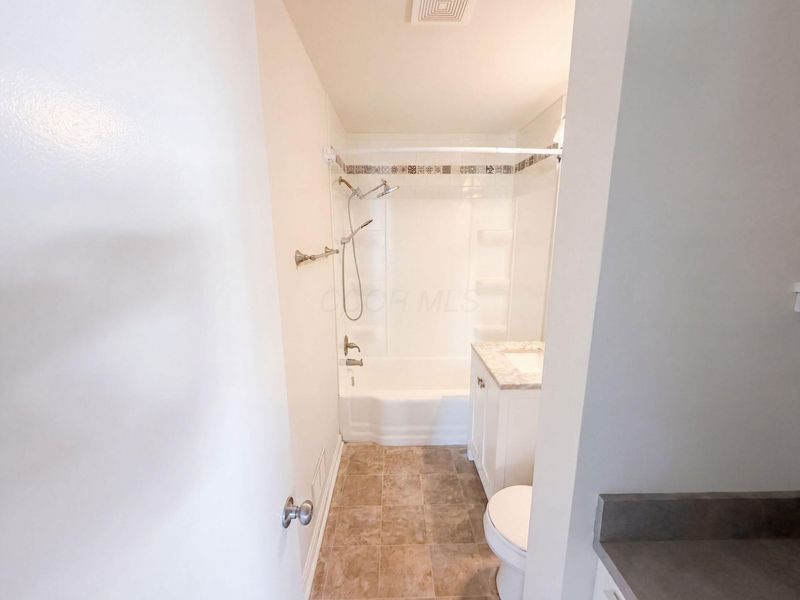 956 Meda Avenue, Lancaster, OH 43130 Photo 11