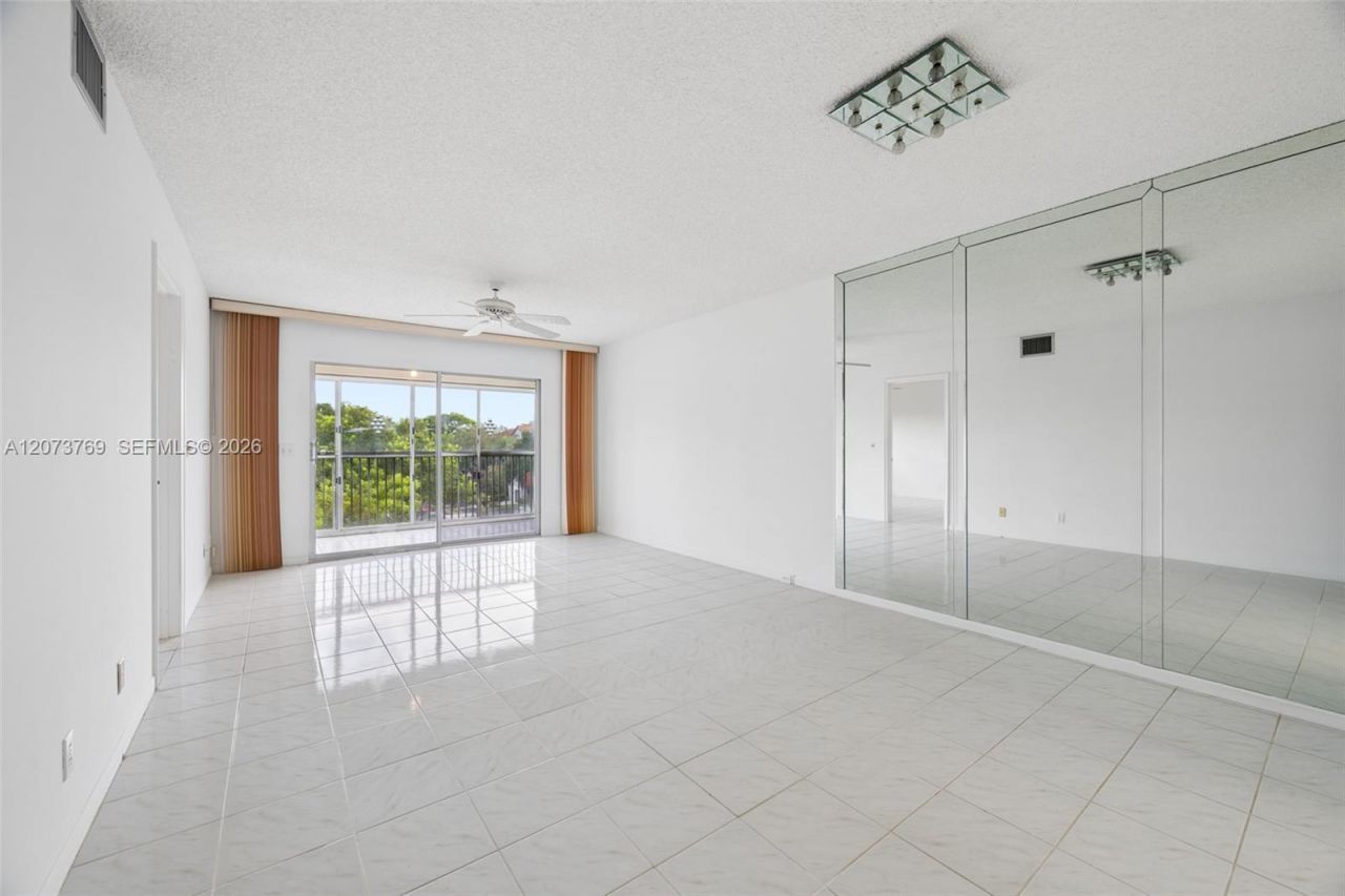 12501 SW 14th St, Unit 401R, Pembroke Pines, FL 33027 Photo