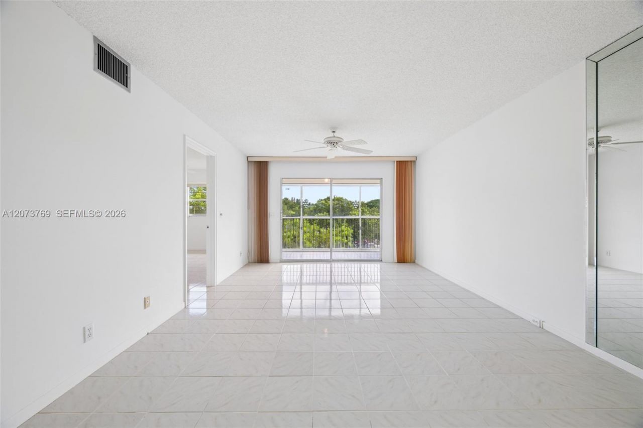 12501 SW 14th St, Unit 401R, Pembroke Pines, FL 33027 Photo