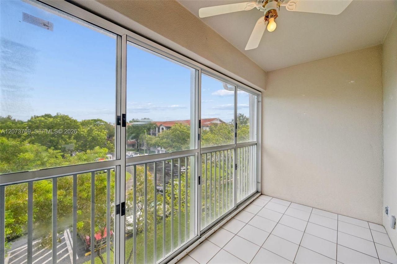 12501 SW 14th St, Unit 401R, Pembroke Pines, FL 33027 Photo
