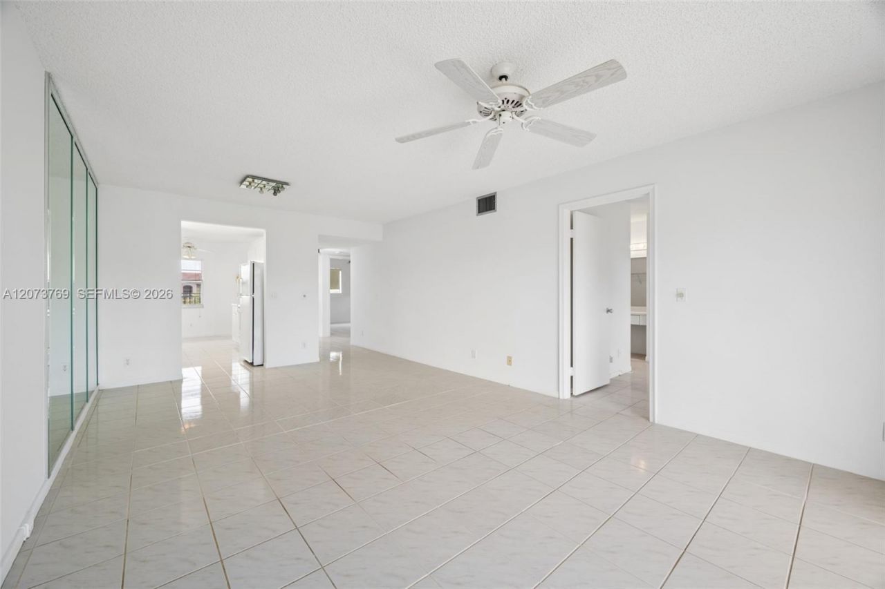 12501 SW 14th St, Unit 401R, Pembroke Pines, FL 33027 Photo
