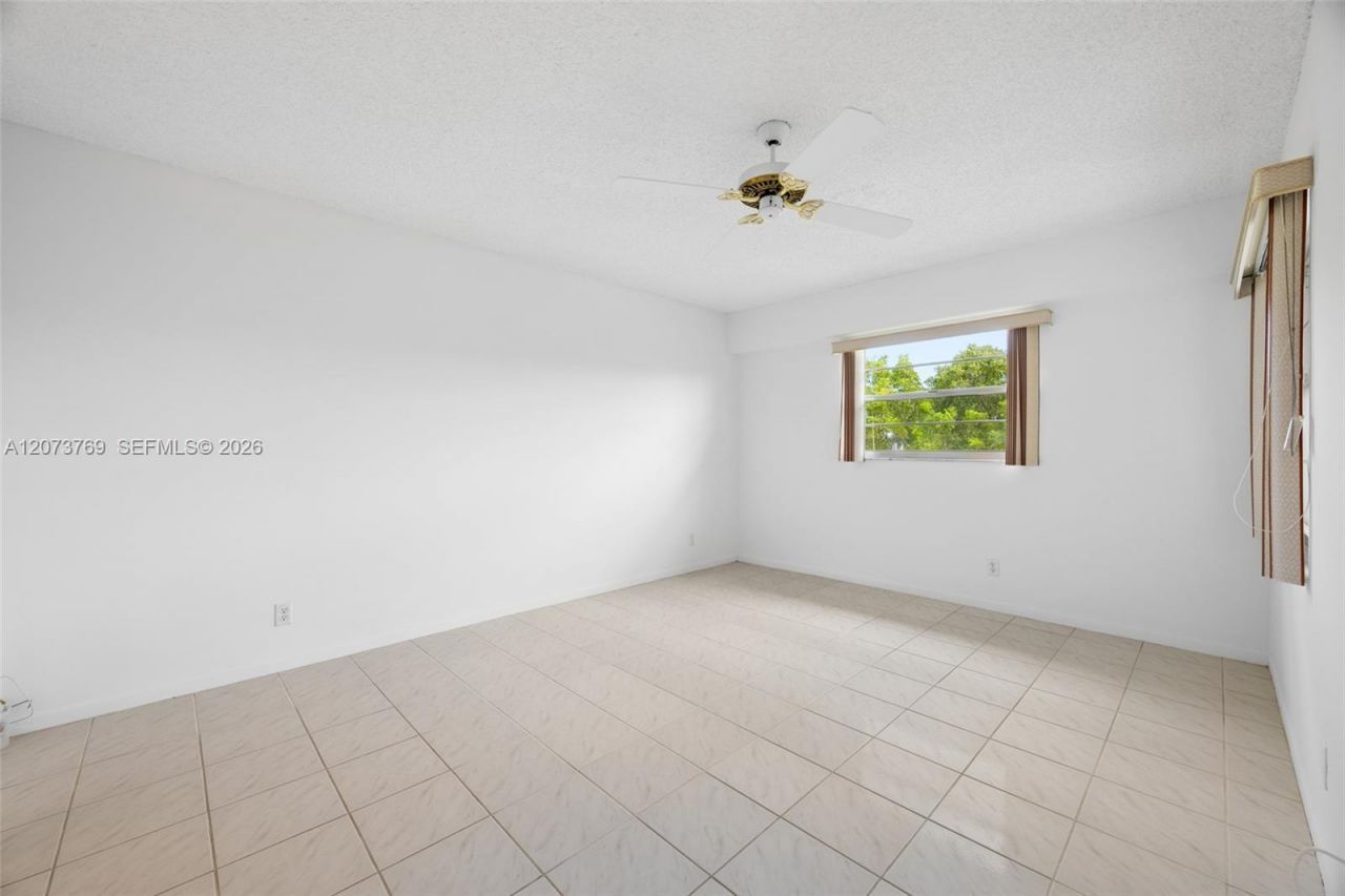 12501 SW 14th St, Unit 401R, Pembroke Pines, FL 33027 Photo