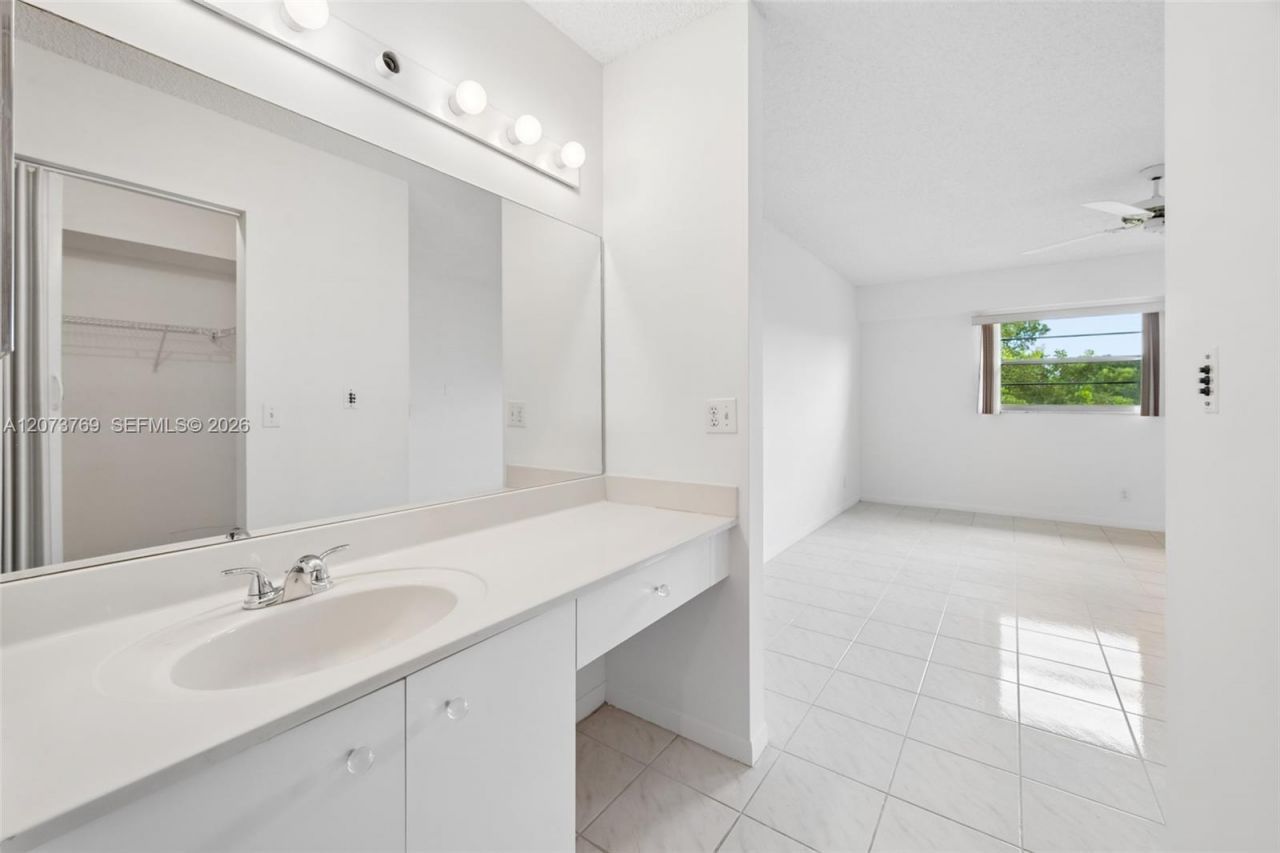 12501 SW 14th St, Unit 401R, Pembroke Pines, FL 33027 Photo