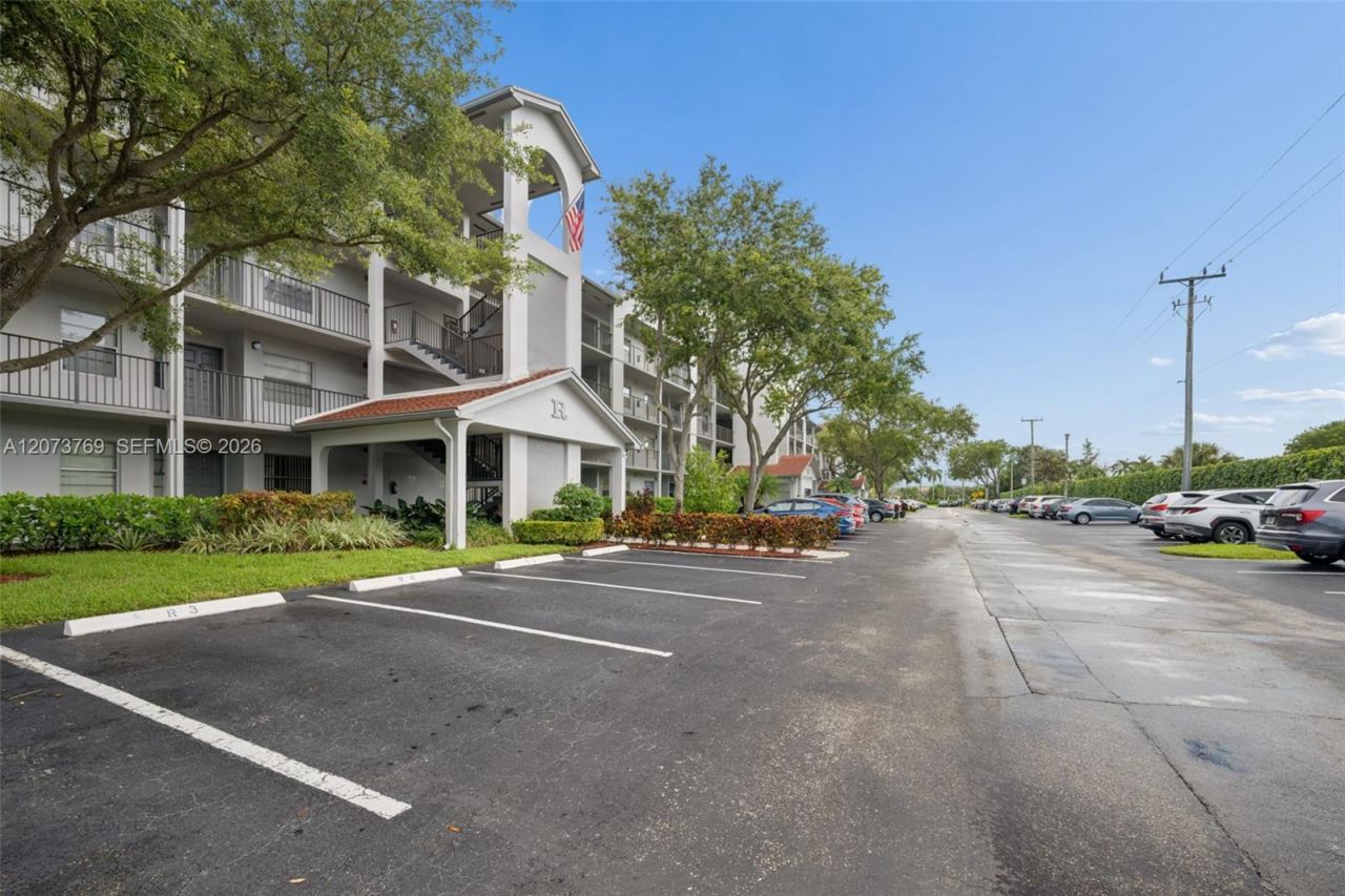 12501 SW 14th St, Unit 401R, Pembroke Pines, FL 33027 Photo