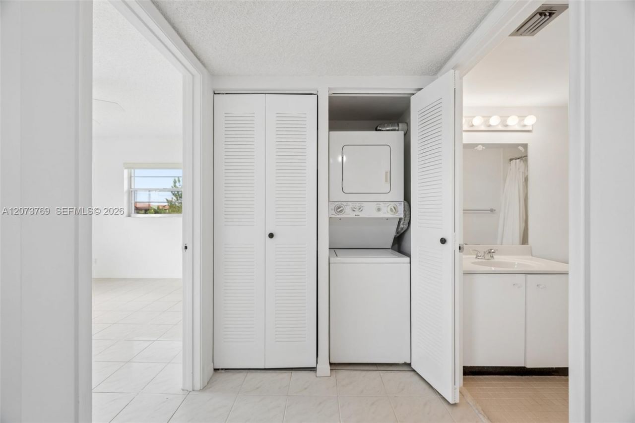 12501 SW 14th St, Unit 401R, Pembroke Pines, FL 33027 Photo