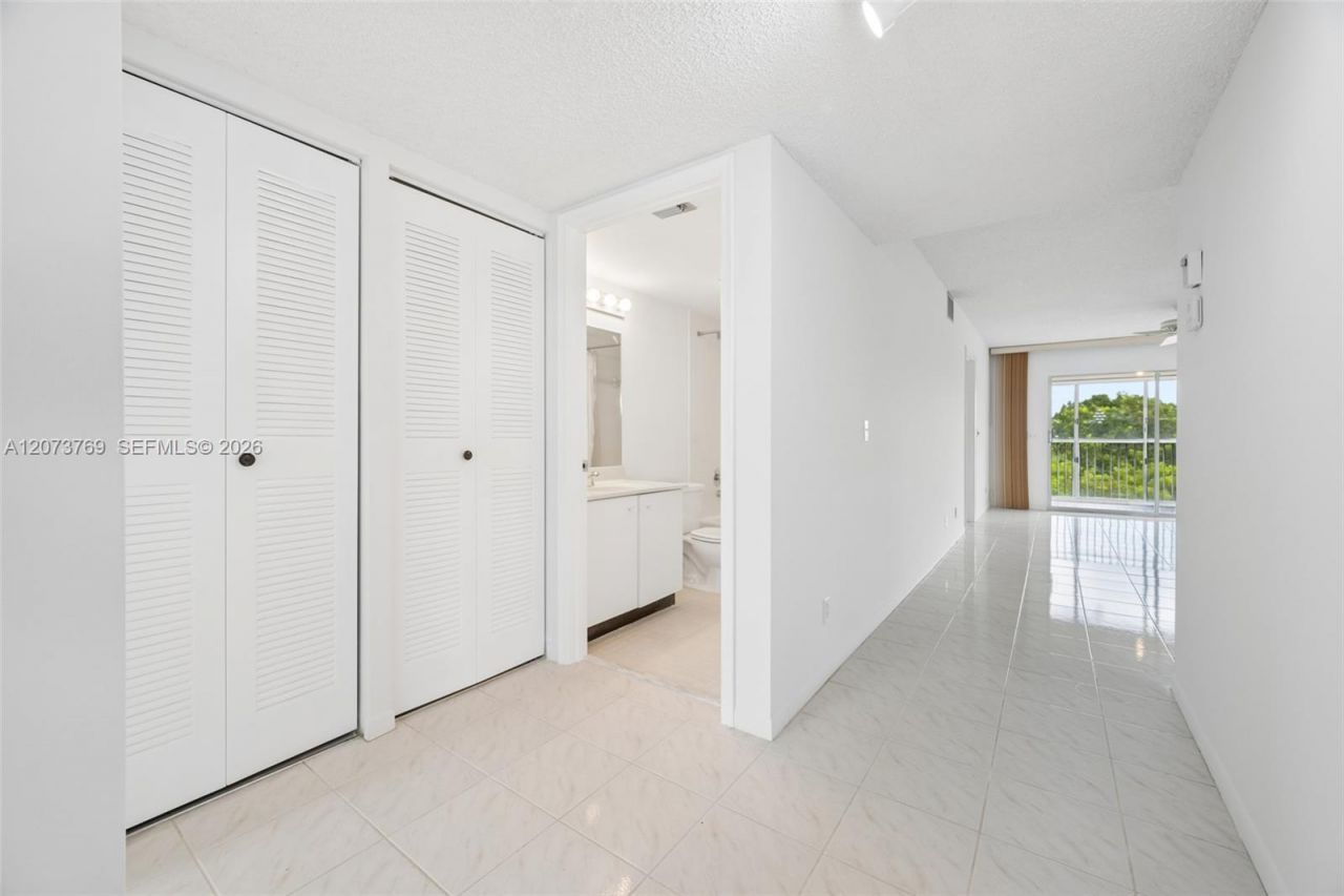 12501 SW 14th St, Unit 401R, Pembroke Pines, FL 33027 Photo