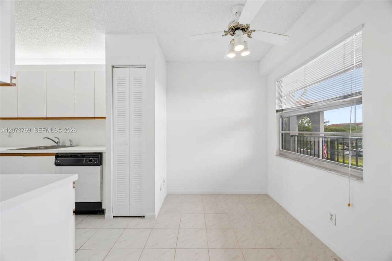 12501 SW 14th St, Unit 401R, Pembroke Pines, FL 33027 Photo
