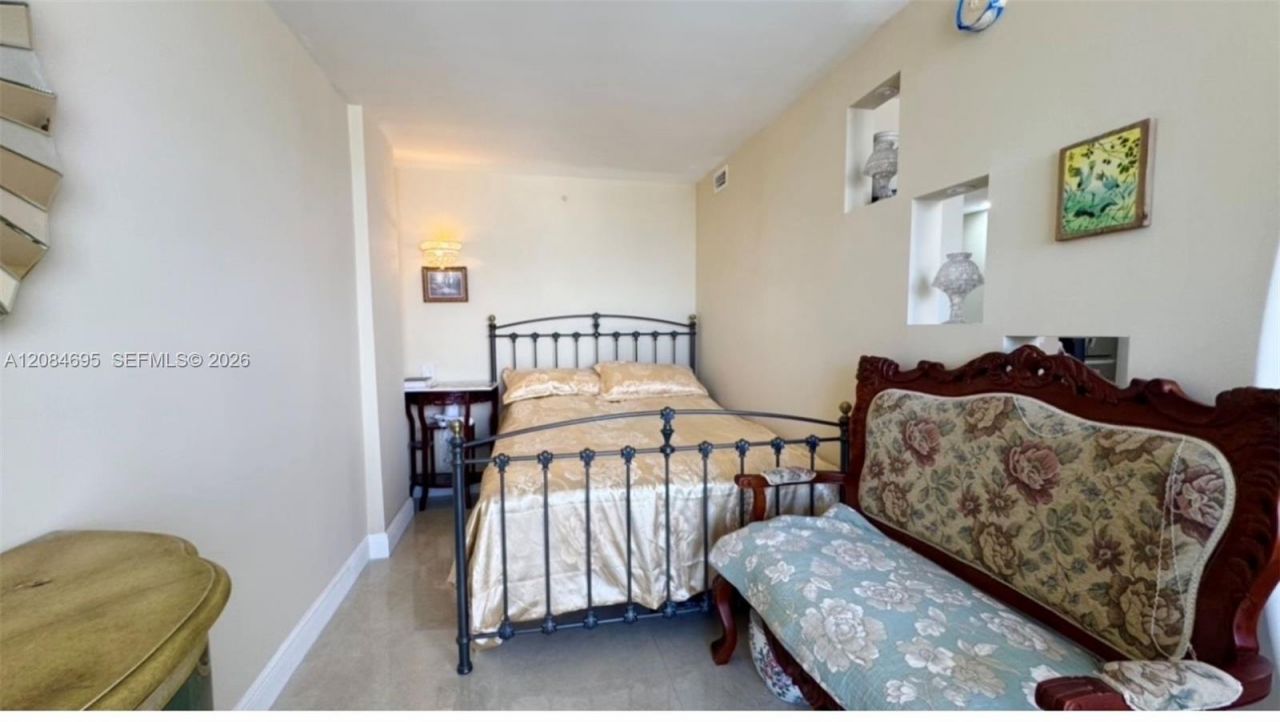 210 174th St, Unit 2415, Sunny Isles Beach, FL 33160 Photo