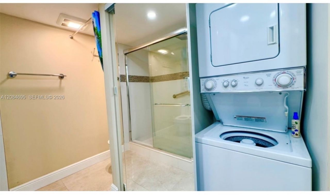 210 174th St, Unit 2415, Sunny Isles Beach, FL 33160 Photo
