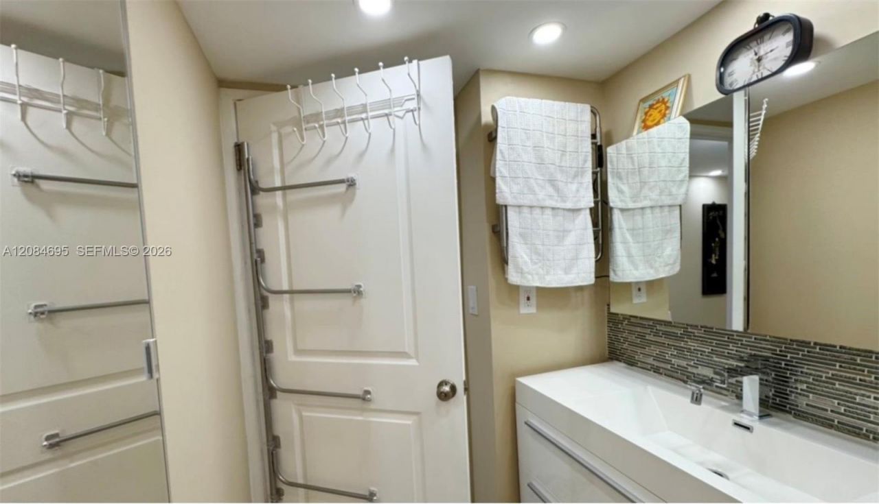 210 174th St, Unit 2415, Sunny Isles Beach, FL 33160 Photo