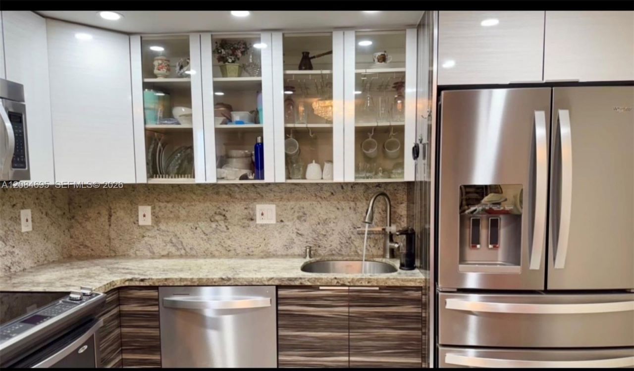 210 174th St, Unit 2415, Sunny Isles Beach, FL 33160 Photo
