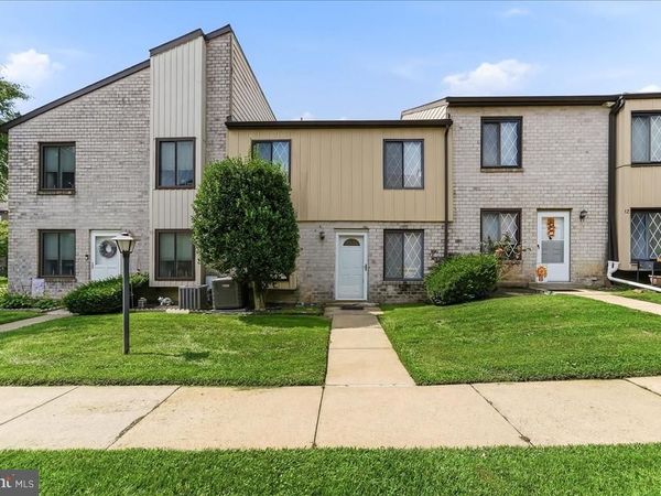 5200 HILLTOP DRIVE, Unit J11, BROOKHAVEN, PA 19015