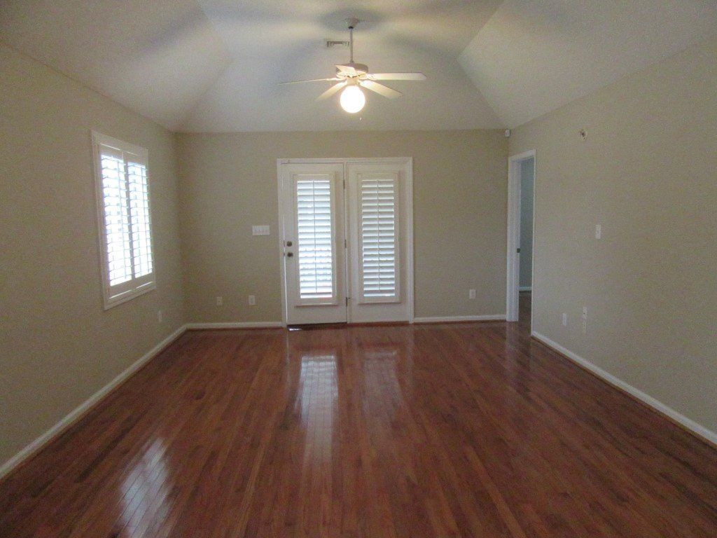 937 Tiffany Ln. Photo 5