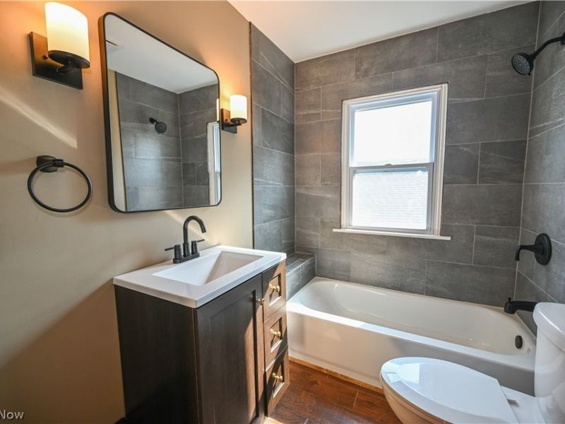 16805 Larchwood Avenue, Cleveland, OH 44135 Photo 13