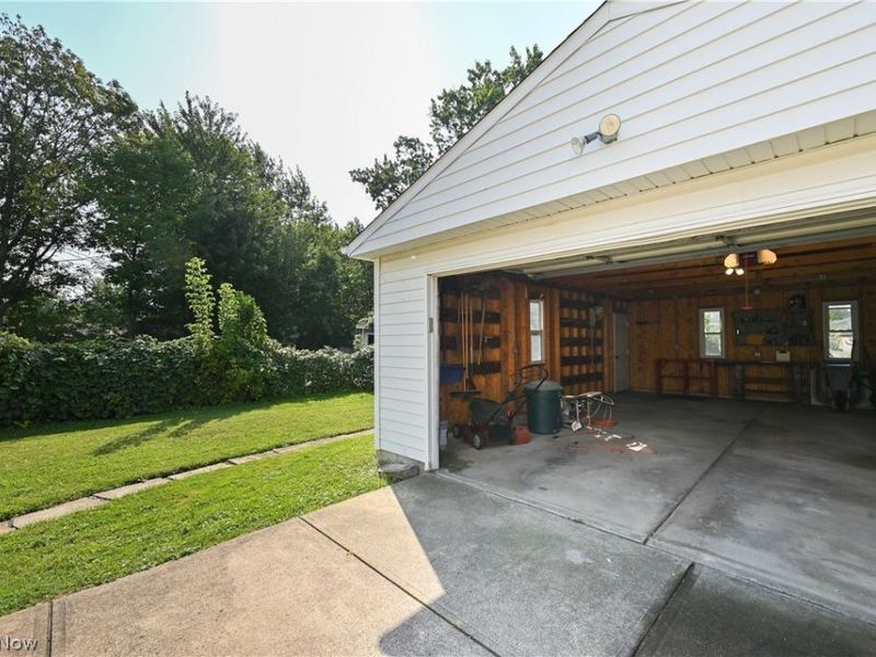 16805 Larchwood Avenue, Cleveland, OH 44135 Photo 26