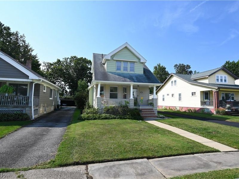 16805 Larchwood Avenue, Cleveland, OH 44135 Photo 3