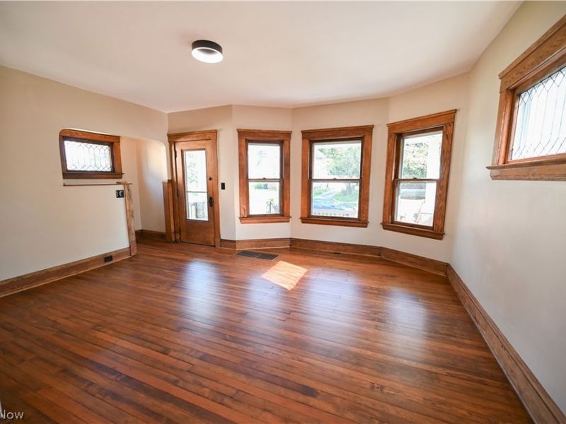 16805 Larchwood Avenue, Cleveland, OH 44135 Photo 5