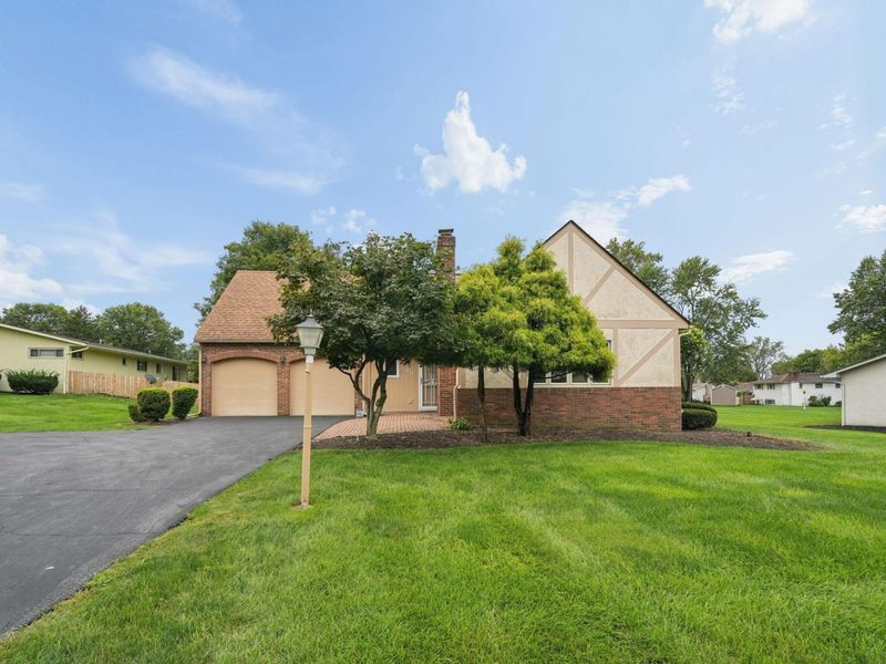 898 Plum Ridge, Columbus, OH 43213 Photo 1